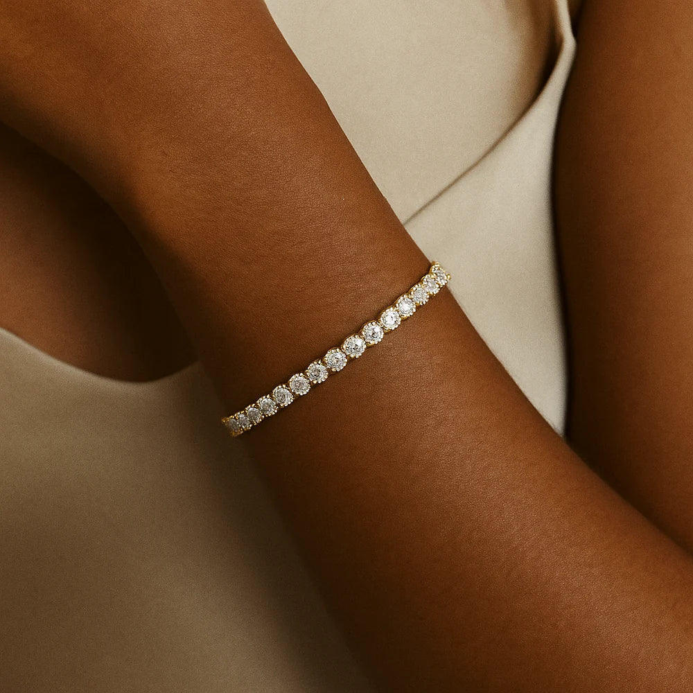 Bracciale tennis placcato in oro con moissanite
