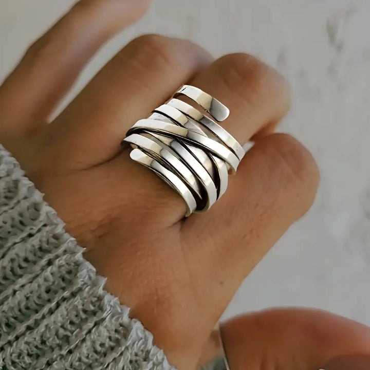 Anello vintage elegante in argento