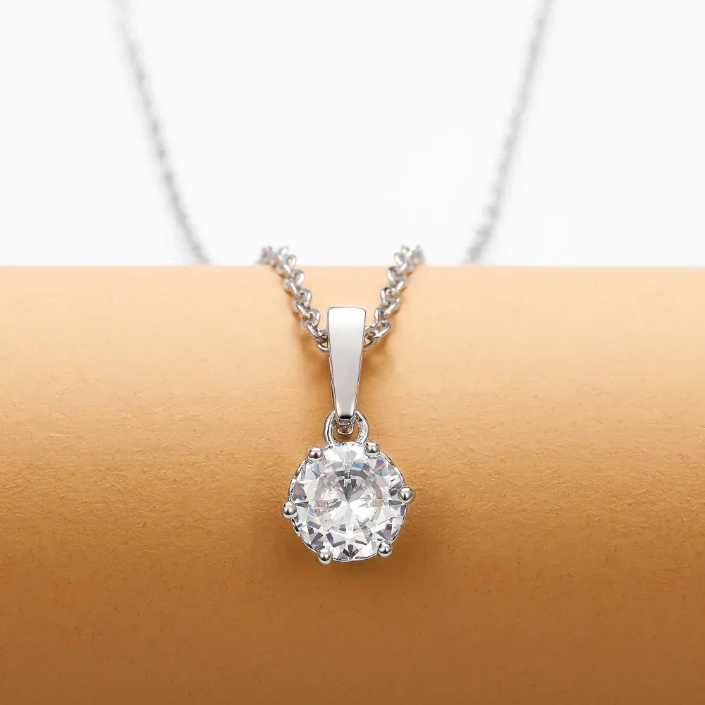 Collana Classica con Ciondolo in Zirconia