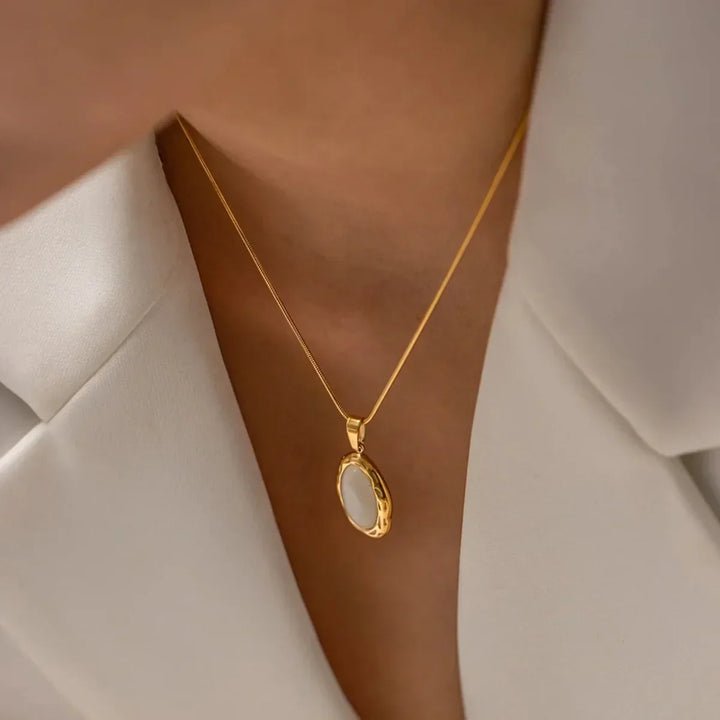 Collana Placcata Oro con Opale Occhio di Gatto Ovale