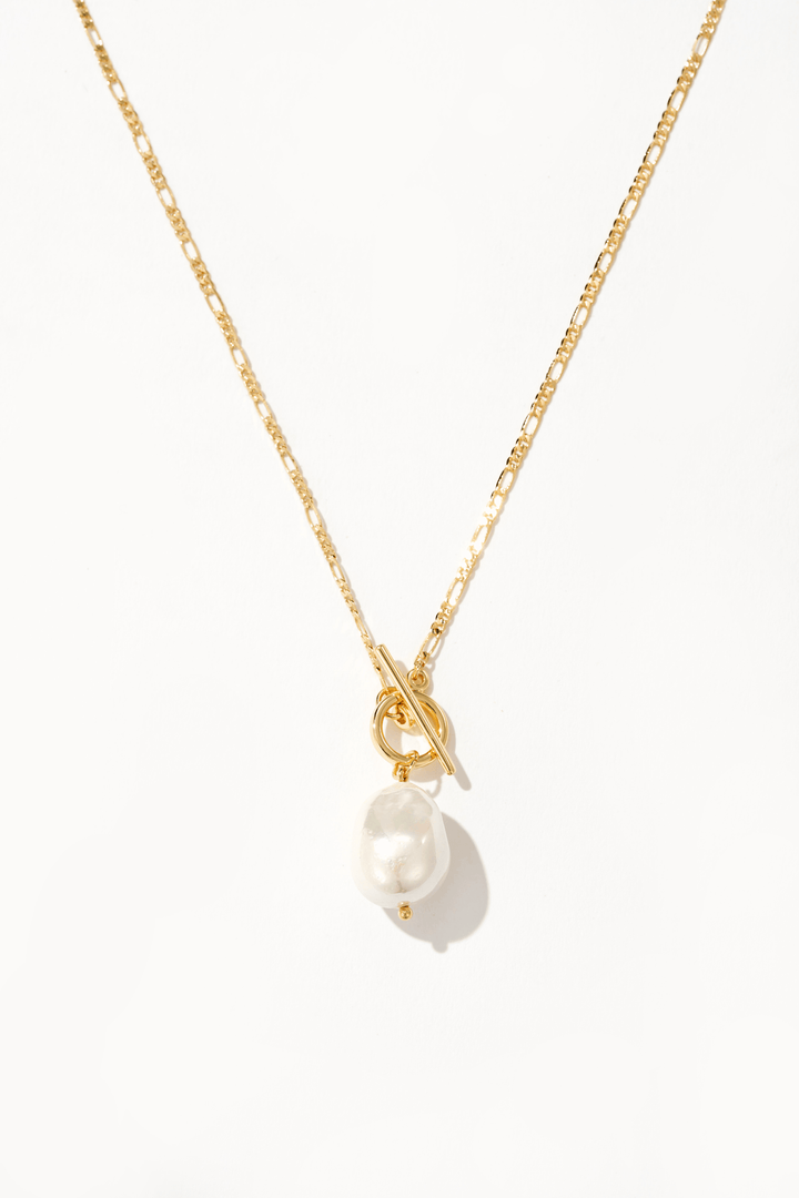 Collana Elegante con Perla Dorata