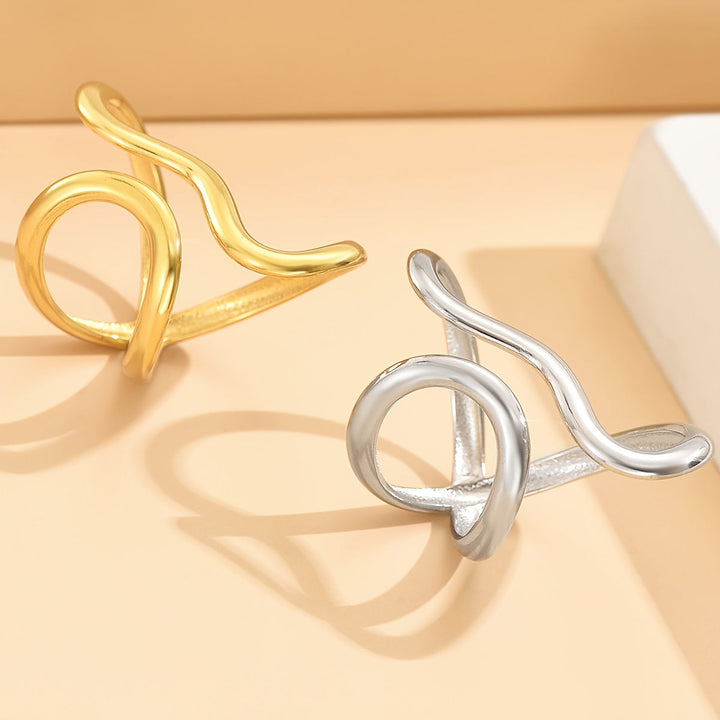 Anello Chic con Onda Asimmetrica