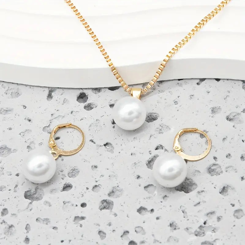 Set di gioielli eleganti con perle