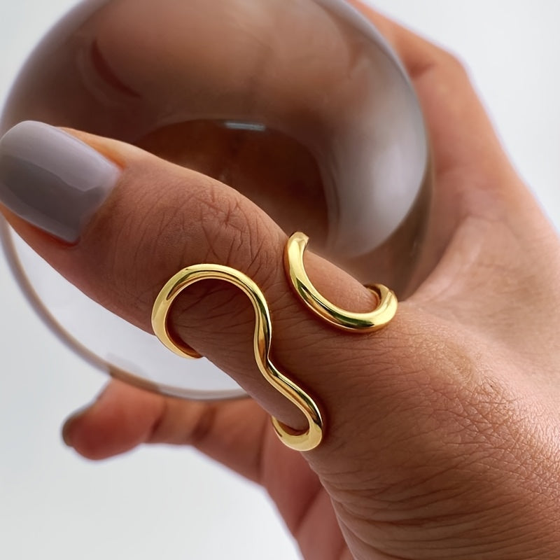 Anello Chic con Onda Asimmetrica