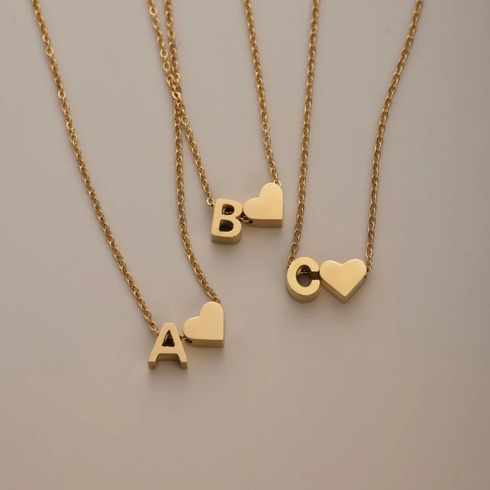 Collana Iniziale Senza Tempo con Ciondolo a Cuore